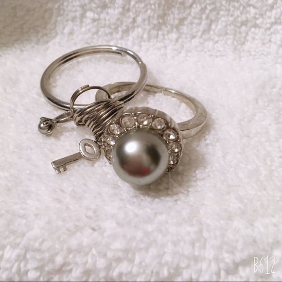 Faux Gray Grey Black Pearl Key Purse Charm Chain NEW Keychain RED BANNER - Picture 7 of 8